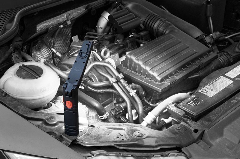 Lampe torche LED magnétique rechargeable pour la mécanique - iturbo.fr Lampe torche rechargeable LED sur iturbo.fr